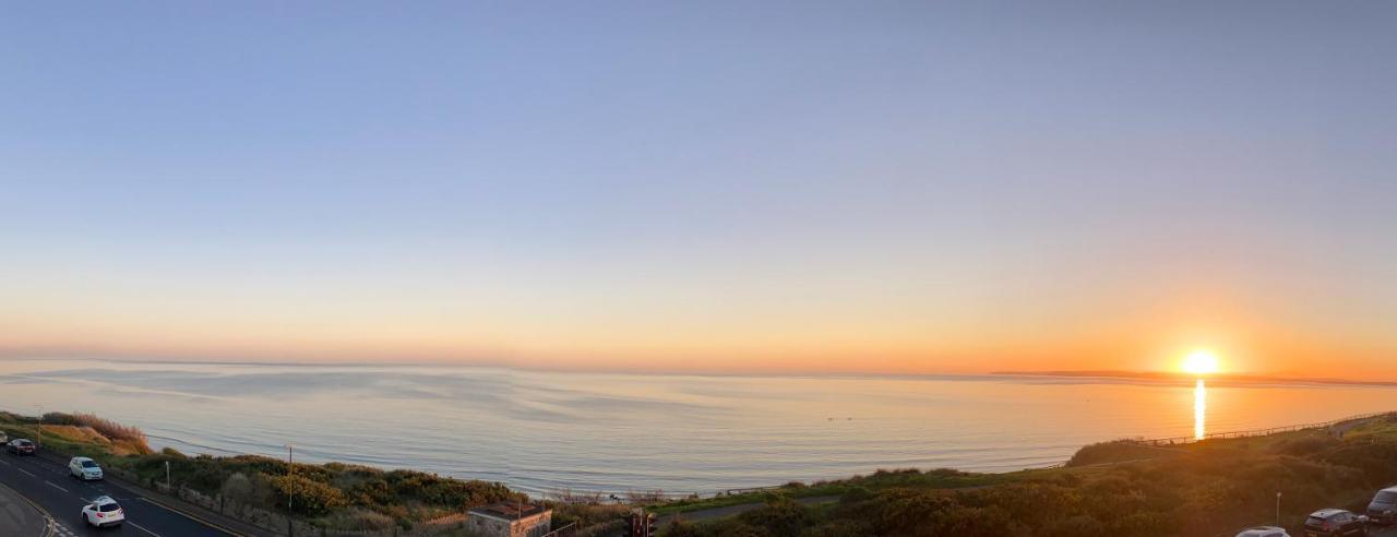 בורנמות' Stunning Sea View Two Double Bedroom Apartment - With Balcony - Opposite Beachfront Walk מראה חיצוני תמונה